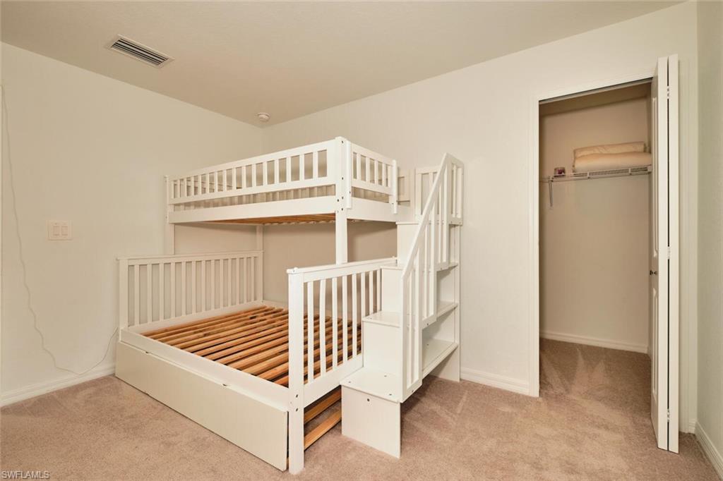 HAMPTON LAKES - Residential