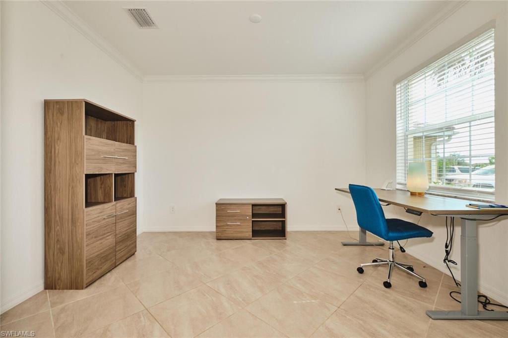 HAMPTON LAKES - Residential