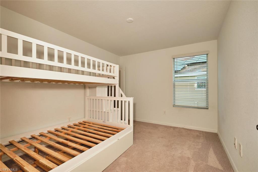 HAMPTON LAKES - Residential