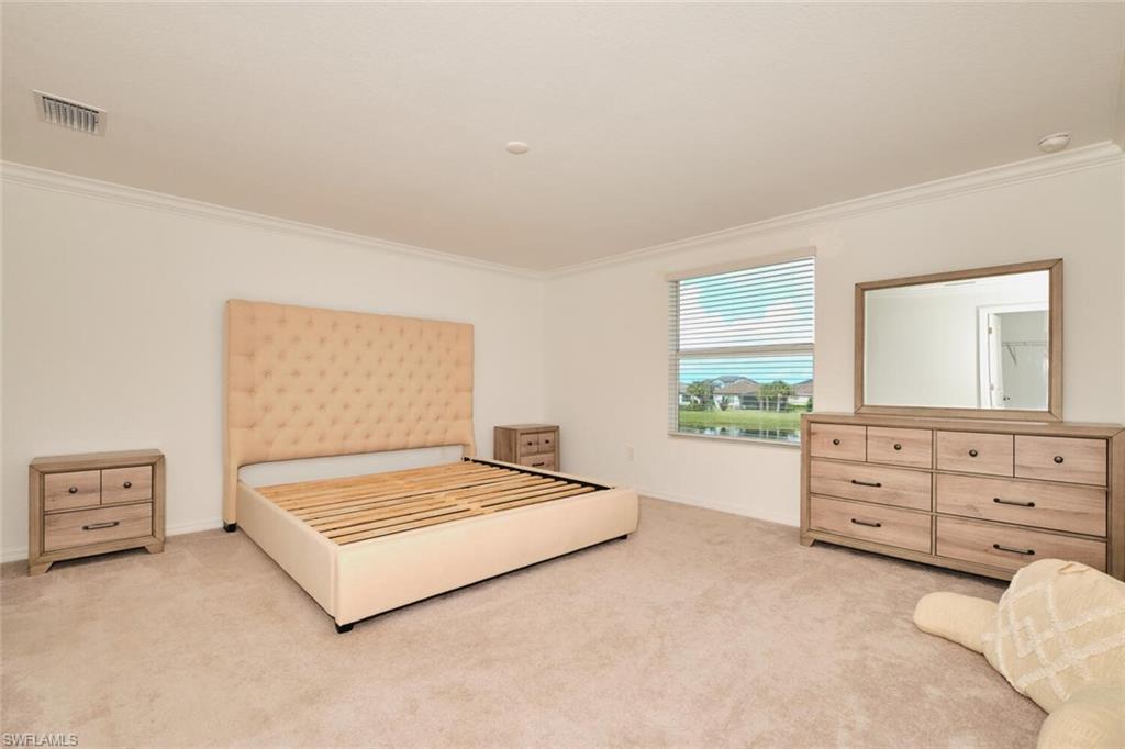 HAMPTON LAKES - Residential