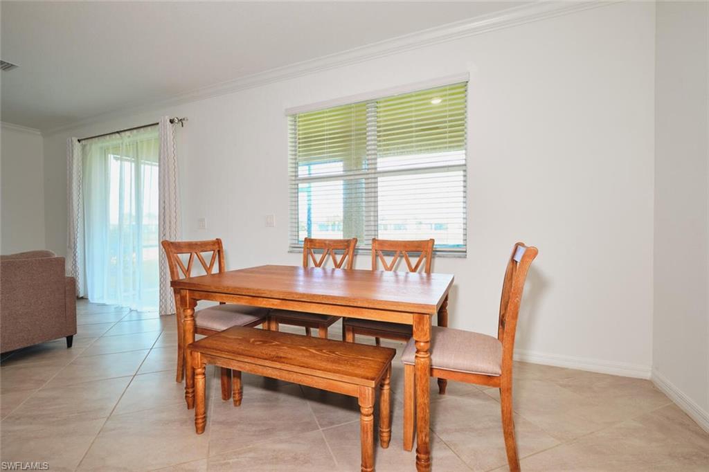 HAMPTON LAKES - Residential