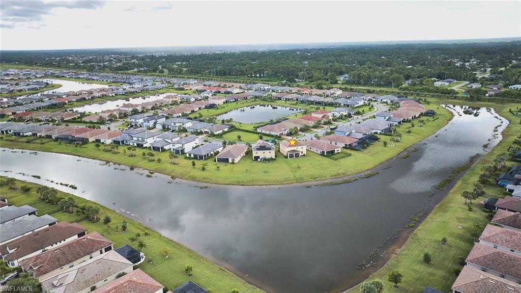 HAMPTON LAKES - Residential
