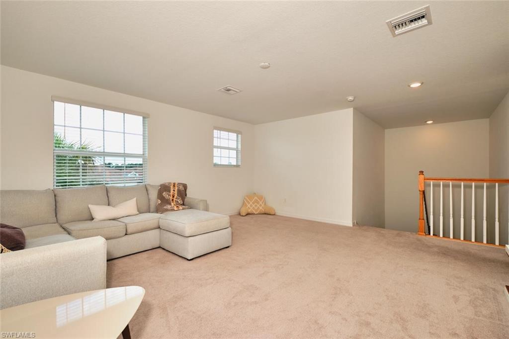 HAMPTON LAKES - Residential