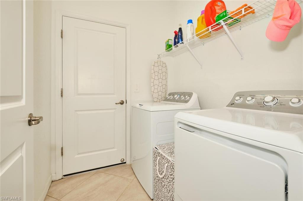 HAMPTON LAKES - Residential