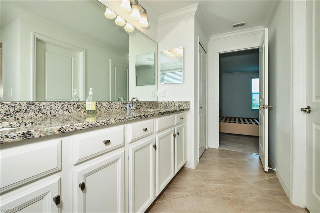 HAMPTON LAKES - Residential