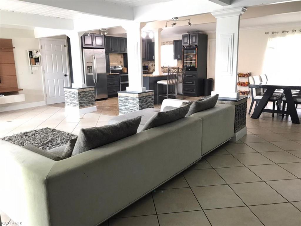 TROPICAL GARDENS - Residential