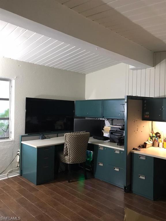 TROPICAL GARDENS - Residential