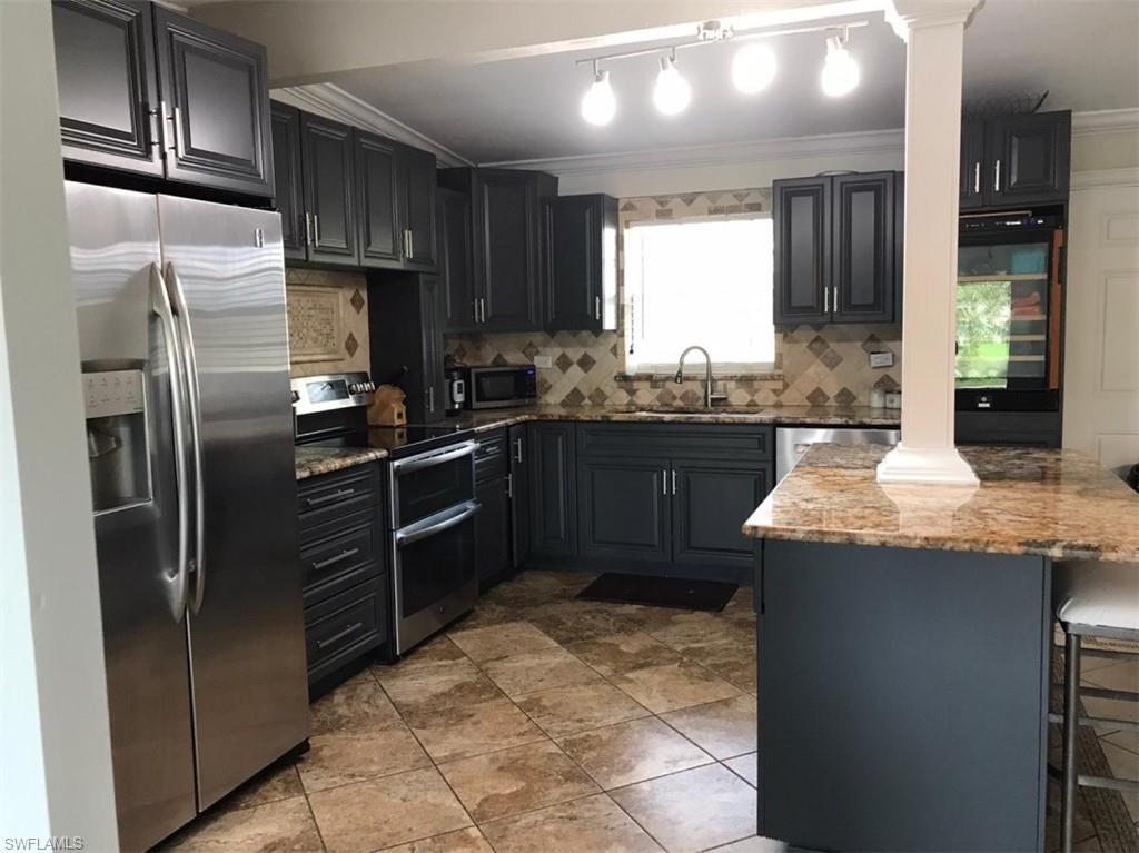 TROPICAL GARDENS - Residential