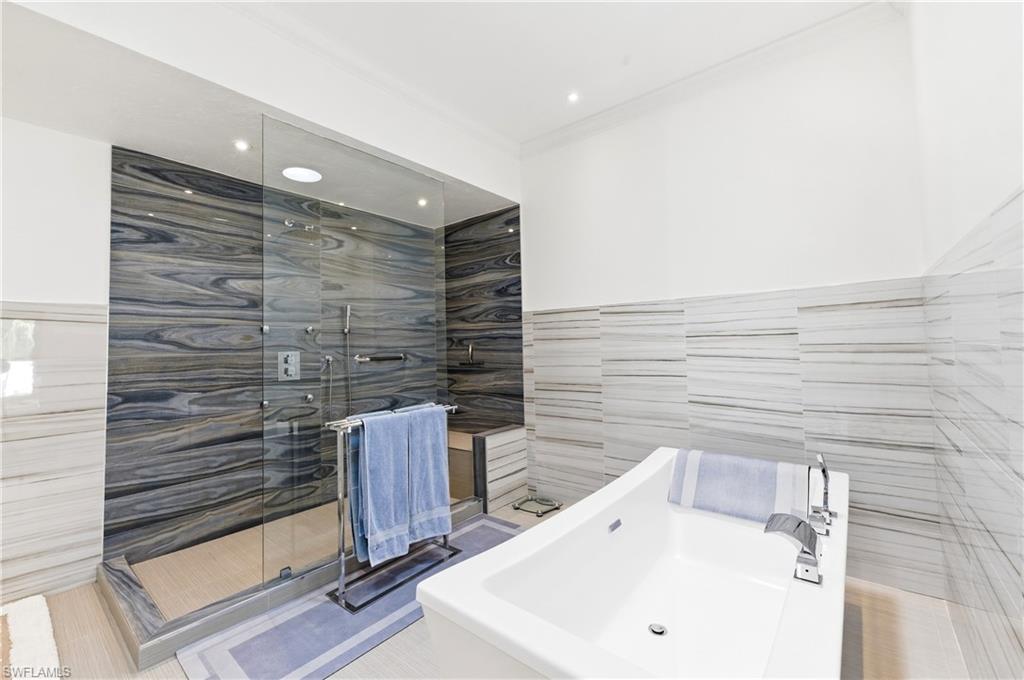 LEEWARD CAY - Residential