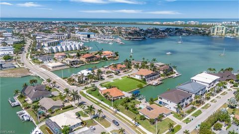 1211 Butterfly CT MARCO ISLAND FL 34145