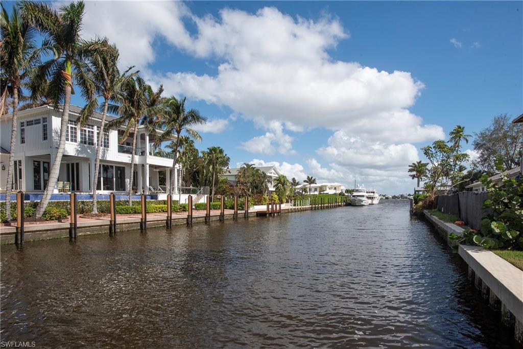 AQUALANE SHORES - Residential