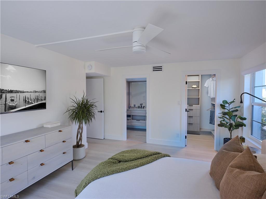 MOORINGS BAY APTS - Residential