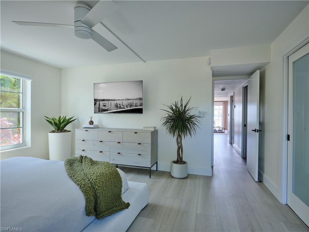 MOORINGS BAY APTS - Residential