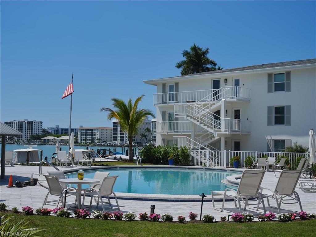 MOORINGS BAY APTS - Residential