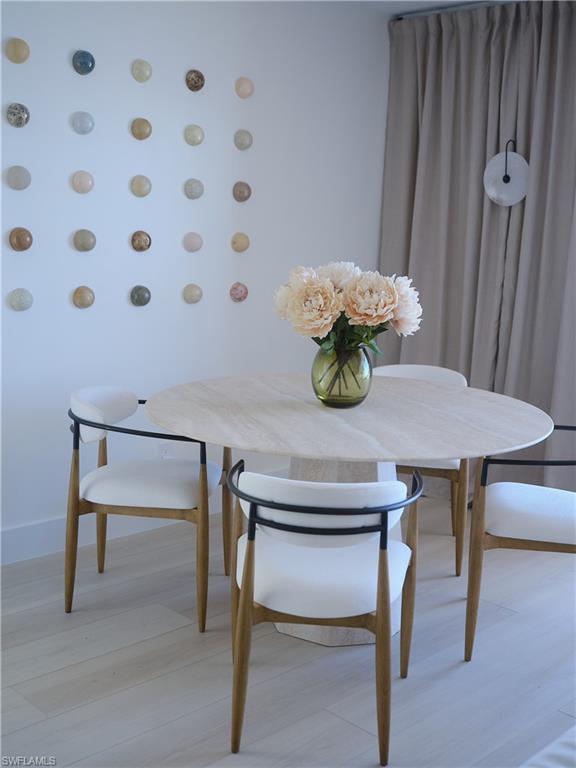 MOORINGS BAY APTS - Residential