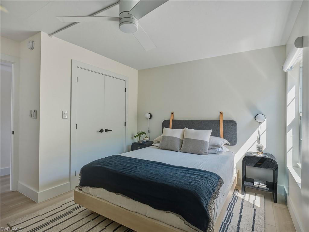 MOORINGS BAY APTS - Residential