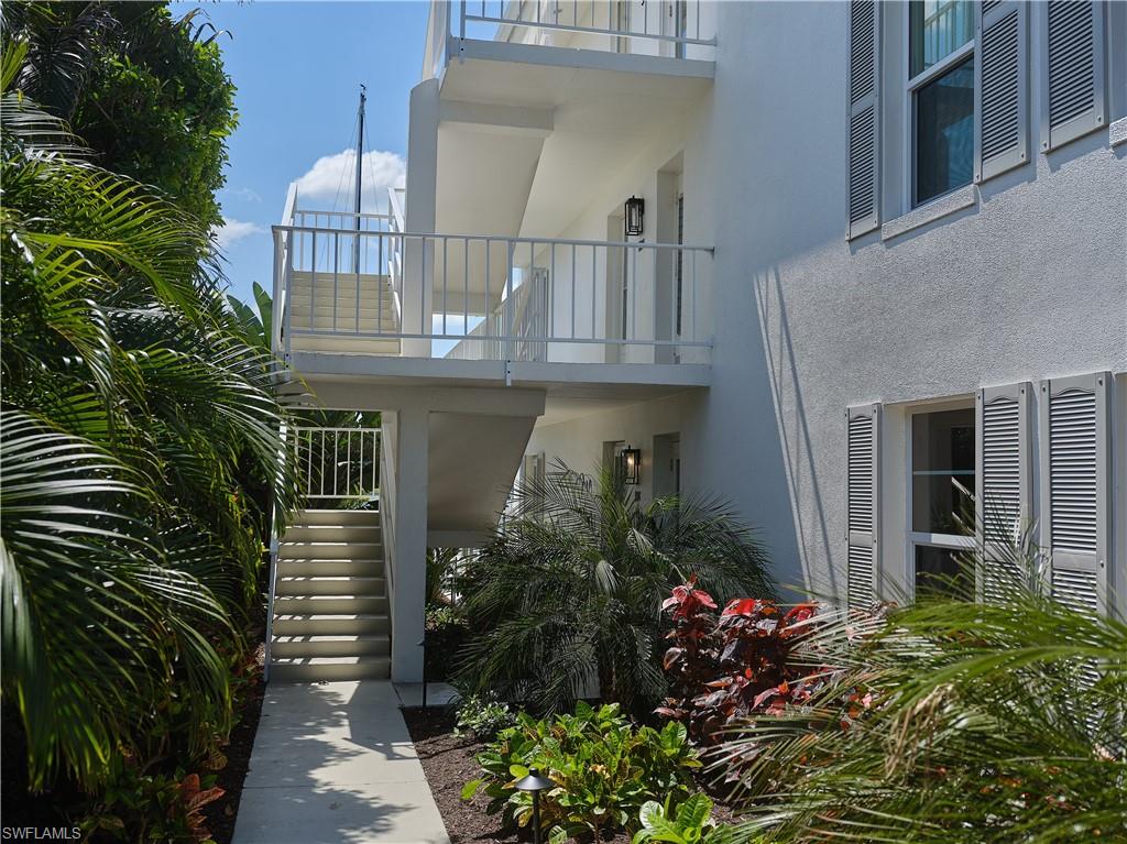 MOORINGS BAY APTS - Residential