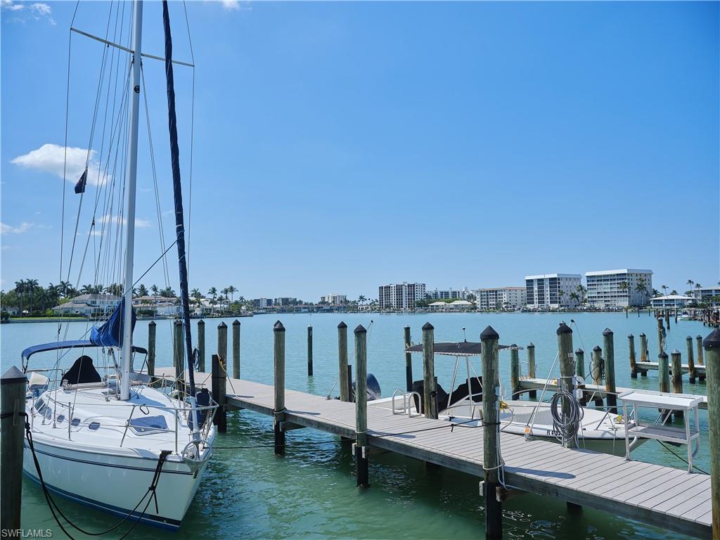 MOORINGS BAY APTS - Residential