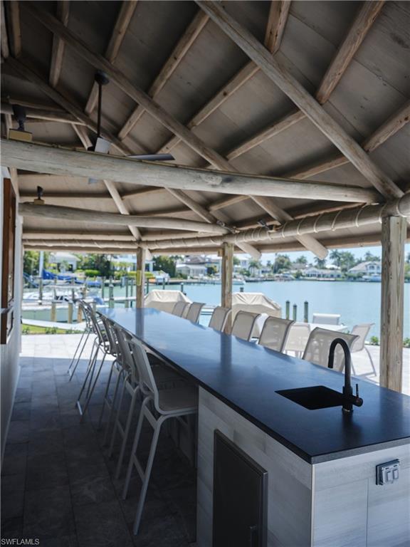 MOORINGS BAY APTS - Residential