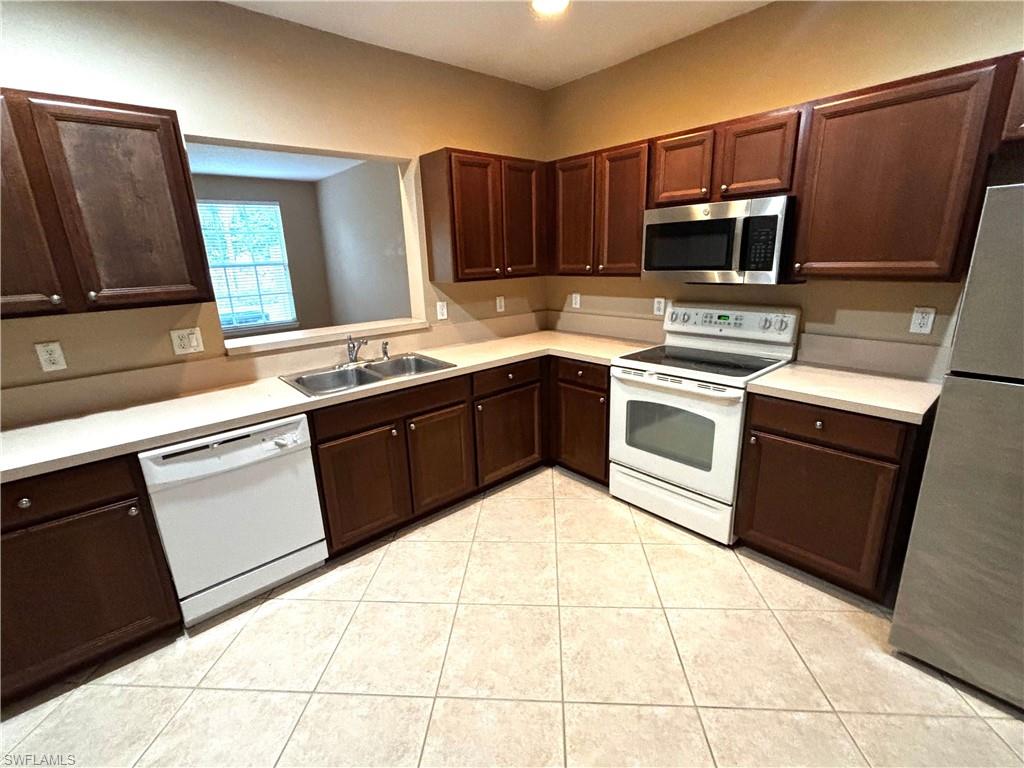 TOWNHOMES OF SAN SIMEON - Residential Lease