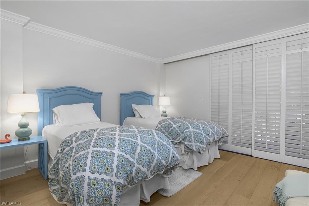 EMBASSY CLUB - Residential