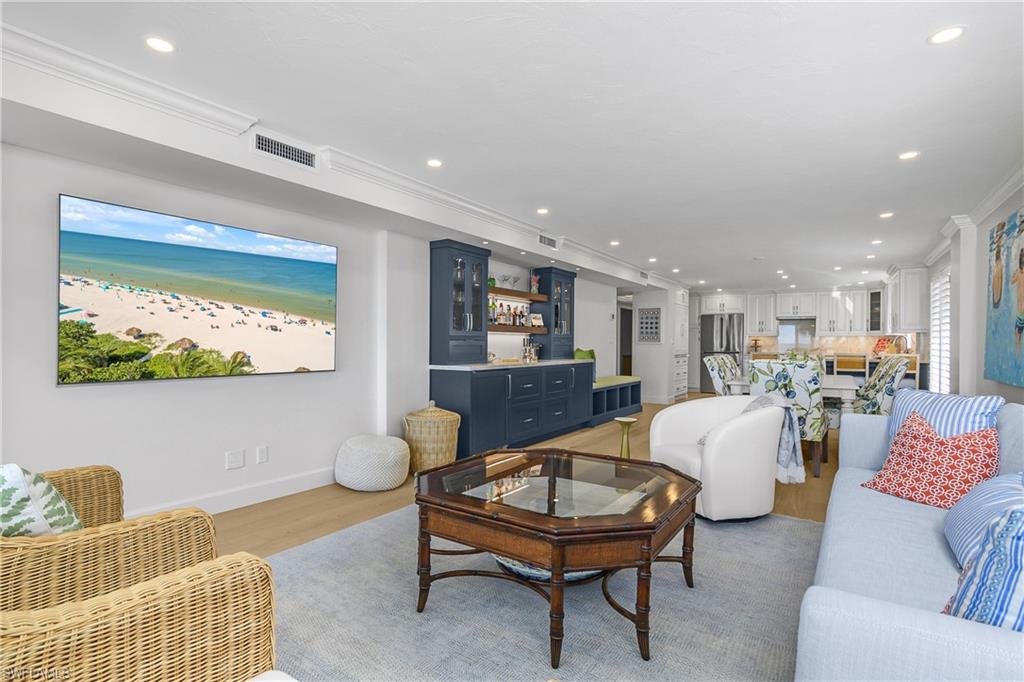 EMBASSY CLUB - Residential