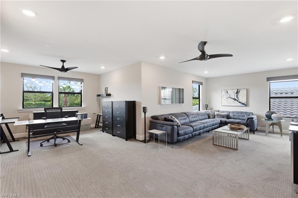 WINDING CYPRESS - Residential