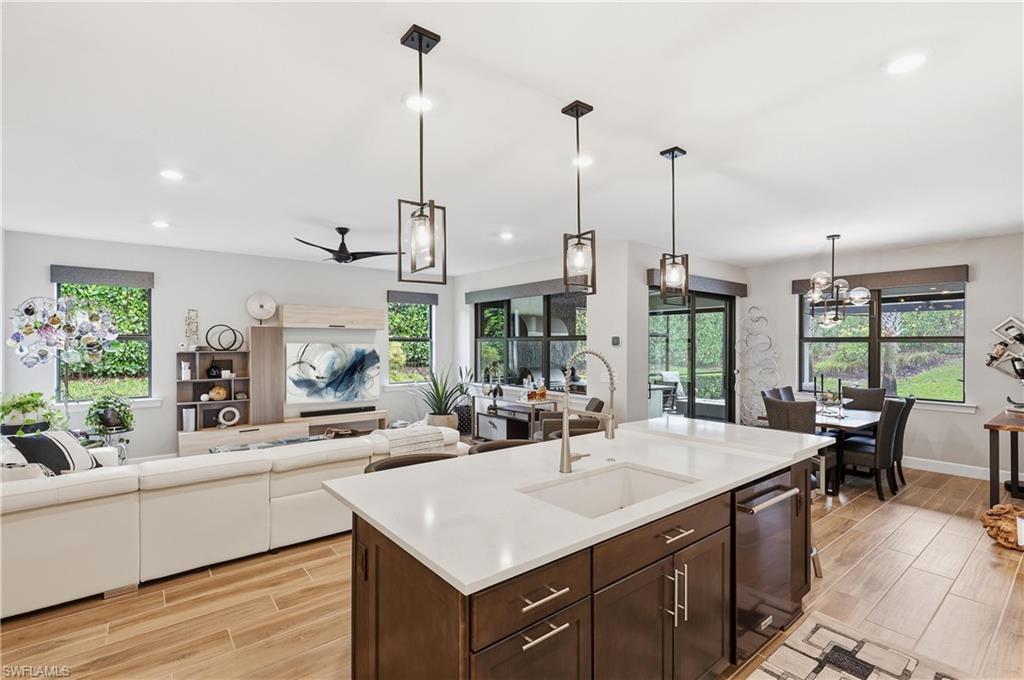 WINDING CYPRESS - Residential