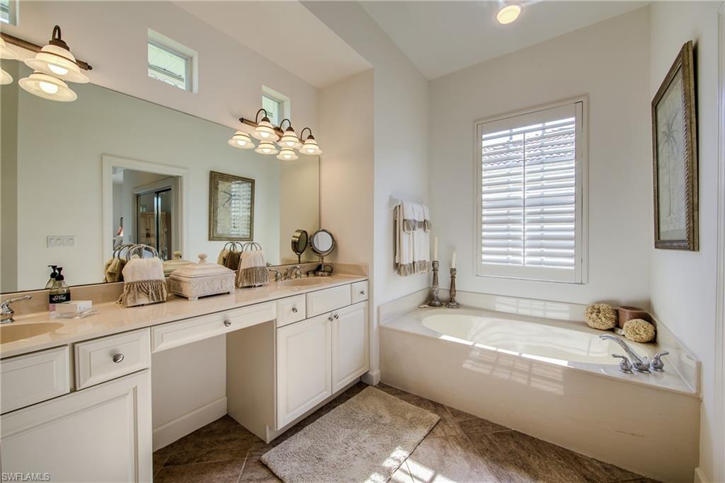 CROWN COLONY - Residential