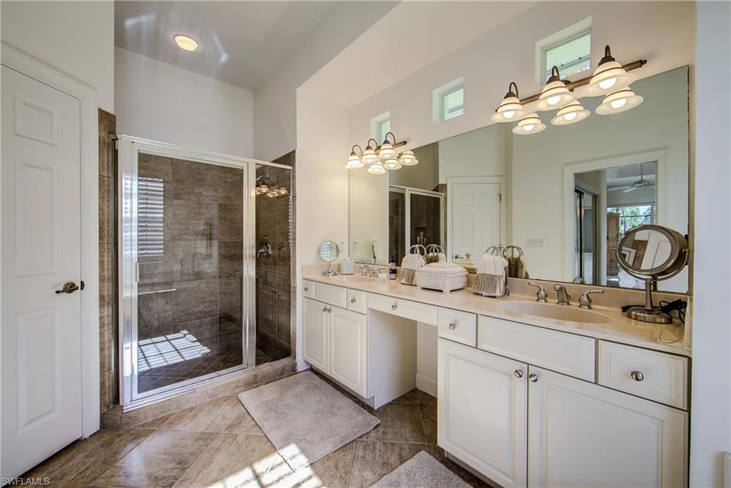 CROWN COLONY - Residential