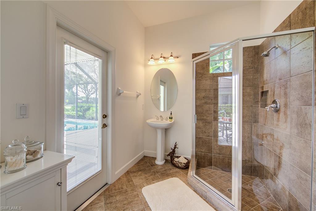 CROWN COLONY - Residential