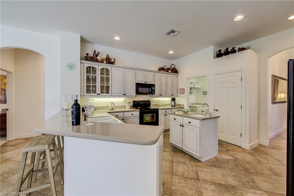 CROWN COLONY - Residential