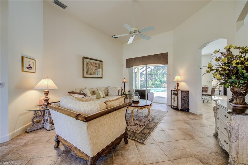 CROWN COLONY - Residential