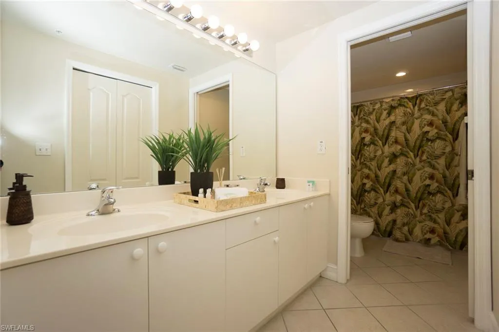 Naples, Florida 34104, United States, 2 Bedrooms Bedrooms, ,2 BathroomsBathrooms,Residential,Active,127835