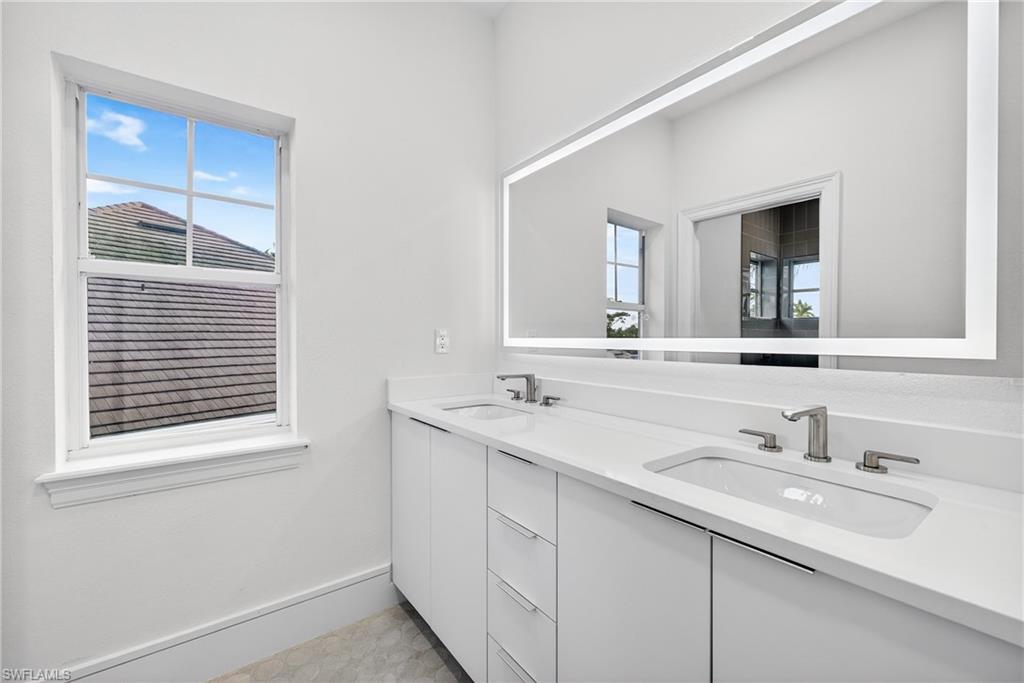 EDGEWATER - Residential