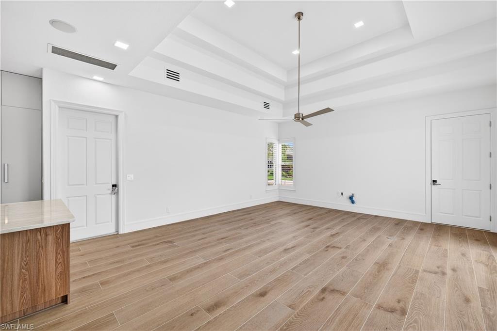 EDGEWATER - Residential