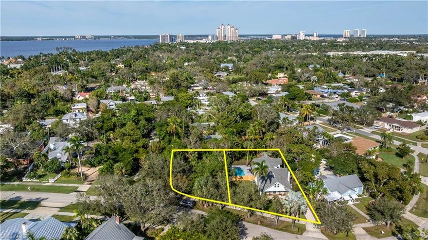 Don't miss an opportunity on a great lot close to downtown Fort Myers, with shopping, restaurants, plenty of entertainment. This lot is available along with the home adjacent at 1473 Barcelona Ave. Build your own slice of paradise. Don't miss out on this extraordinary opportunity.