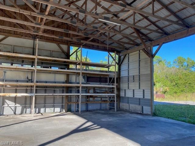 LABELLE - Commercial Sale