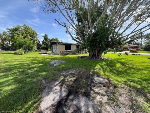 4683 Duera Mae DR FORT MYERS FL 33908