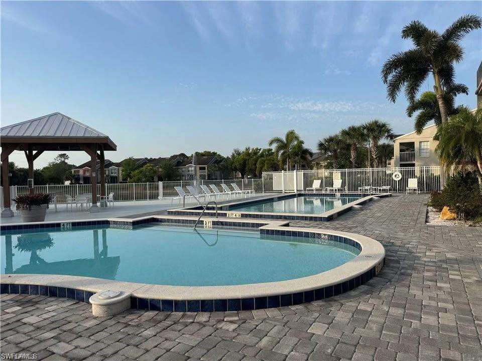 GRANADA LAKES - Residential