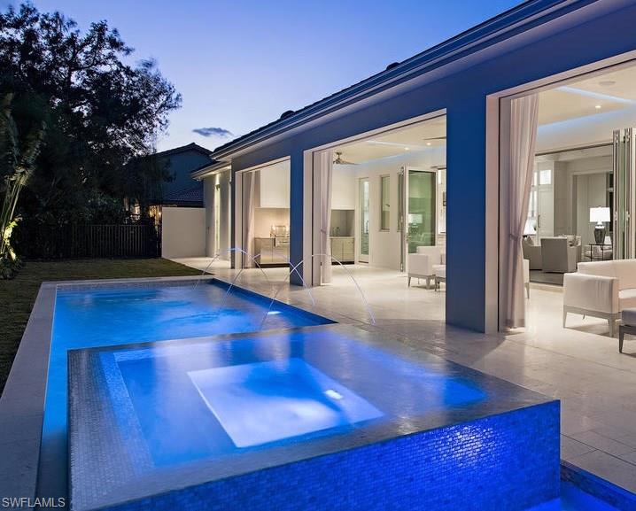 PELICAN BAY WOODS - Residential