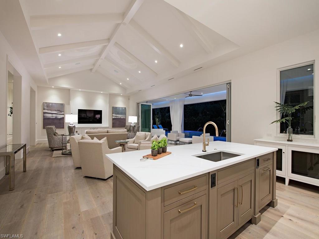 PELICAN BAY WOODS - Residential