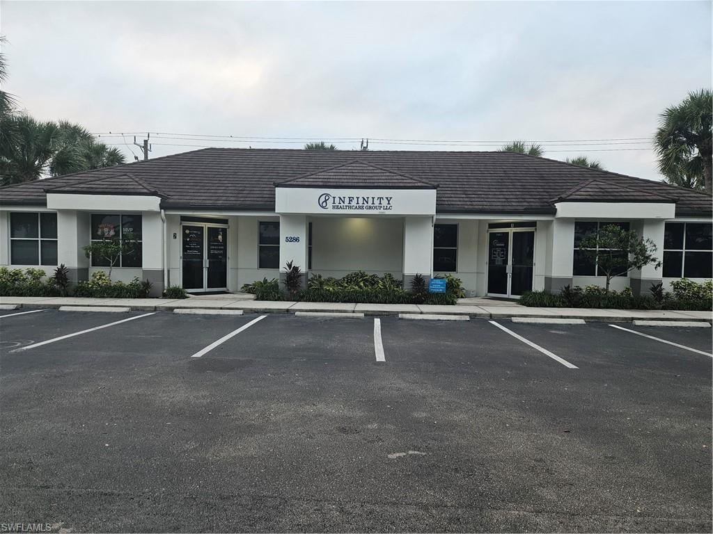 5286 Golden Gate PKWY S 2