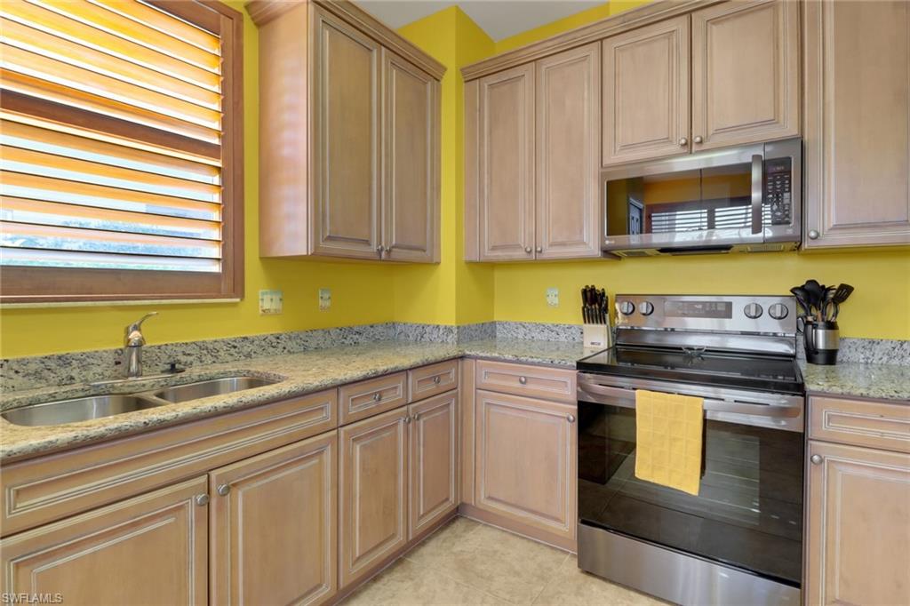 ASHTON OAKS - Residential