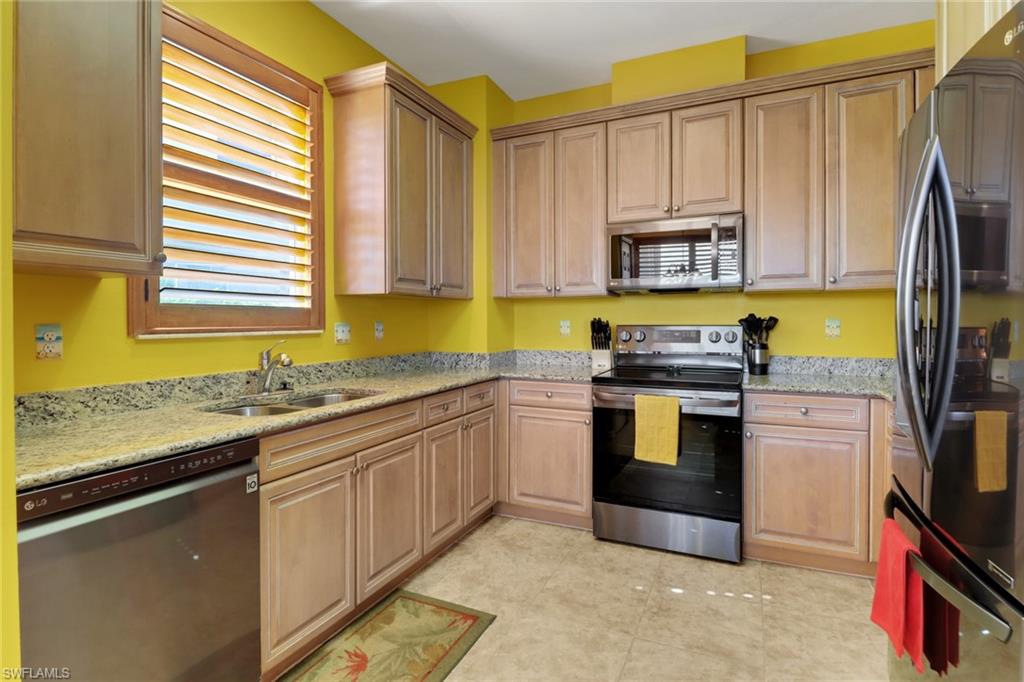 ASHTON OAKS - Residential