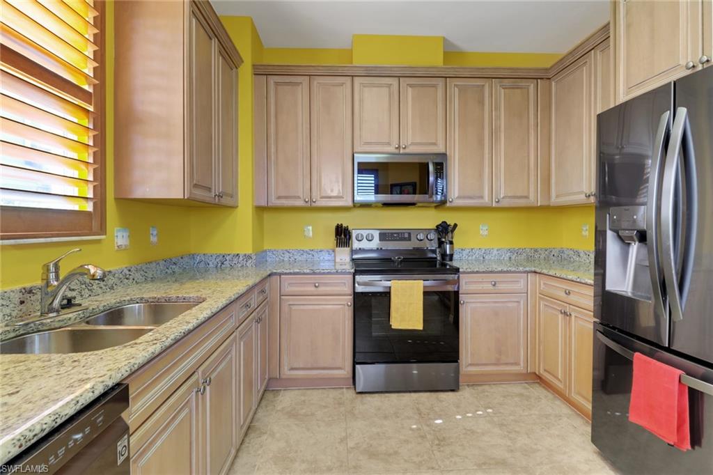 ASHTON OAKS - Residential