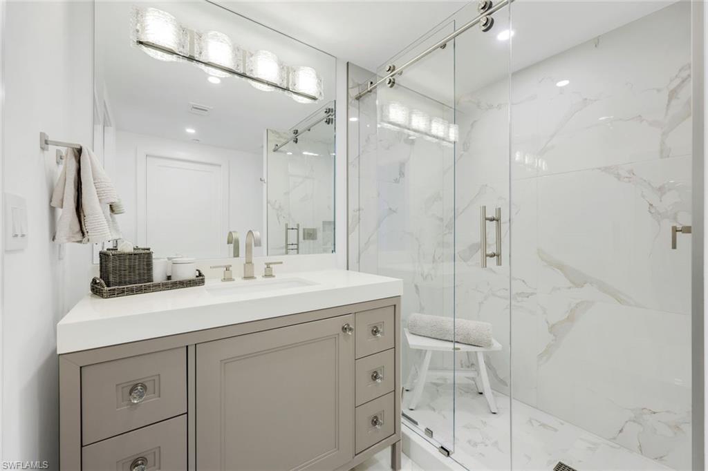 KALEA BAY TOWER 300 - Residential