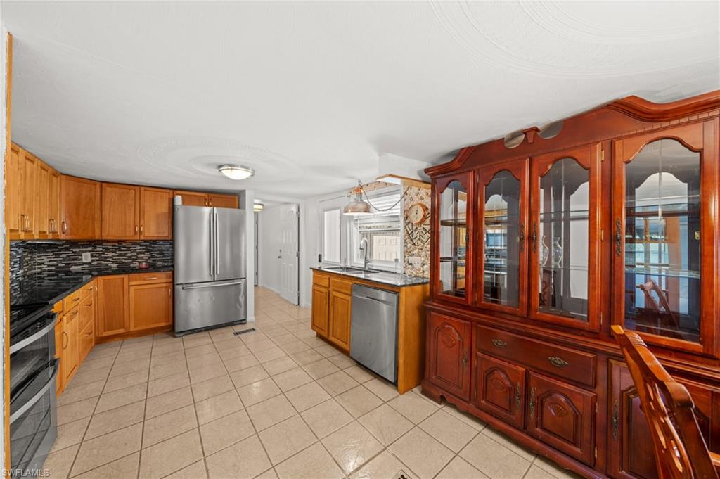 SUNCOAST ESTATE - Residential