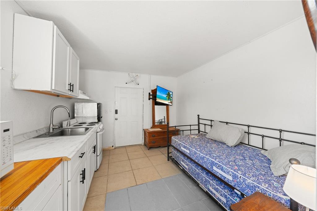 SUNCOAST ESTATE - Residential