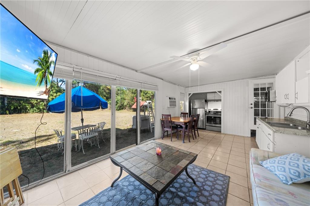 SUNCOAST ESTATE - Residential